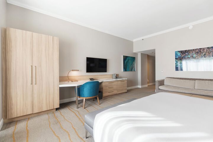 Room 15 of 48