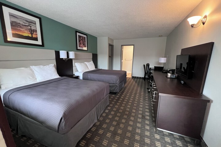 Room 21 of 34