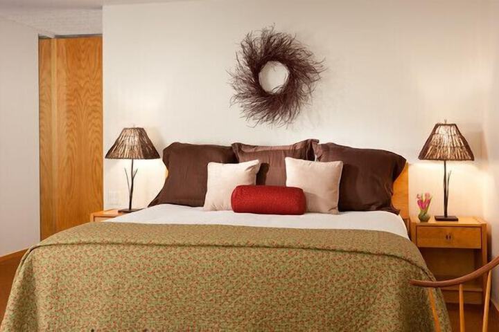 Room 8 of 48