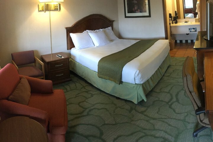 Room 15 of 36
