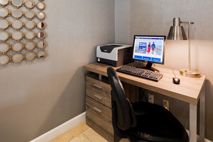 Business Center 18 of 18