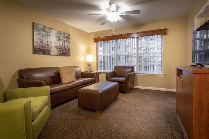 Room 40 of 66