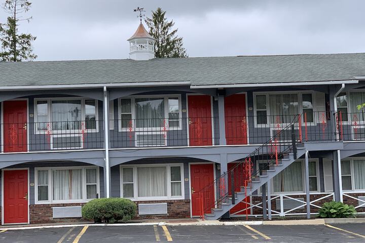Super 8 by Wyndham Sturbridge