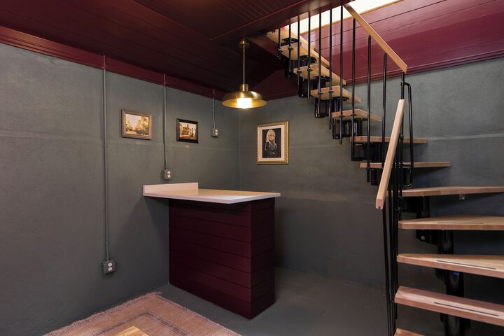 Room 83 of 292