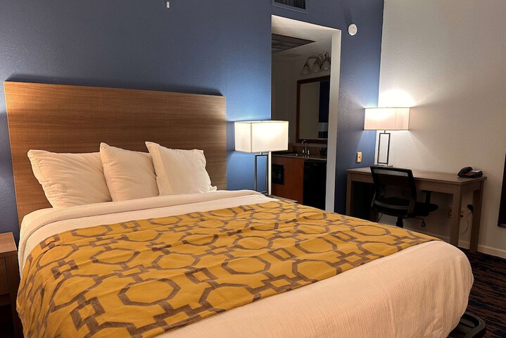 Room 12 of 35