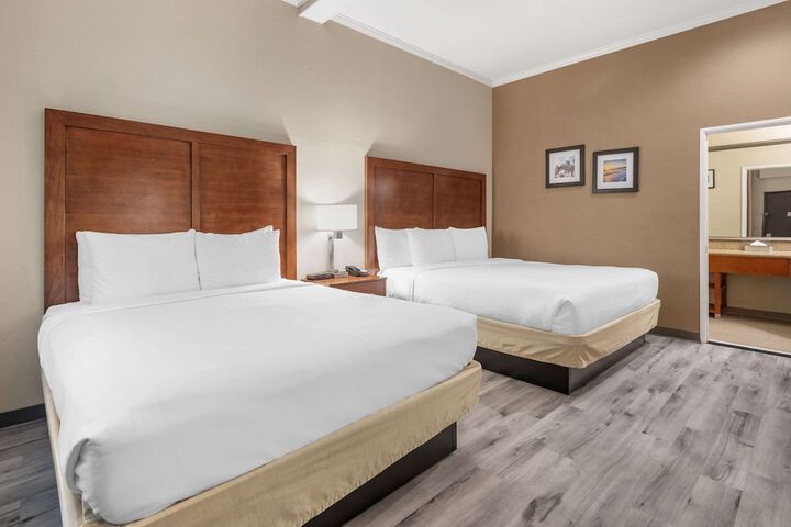 Room 118 of 136