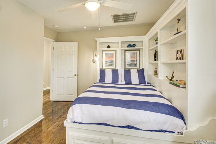 Hot Springs Lakefront Home w / Dock & Water Views!
