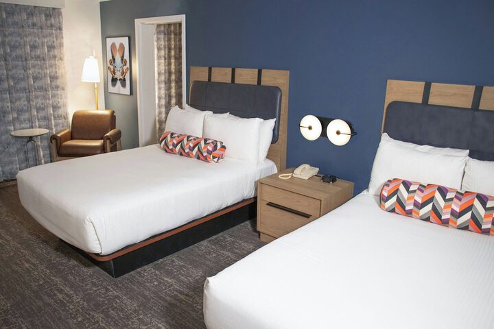 Room 13 of 20