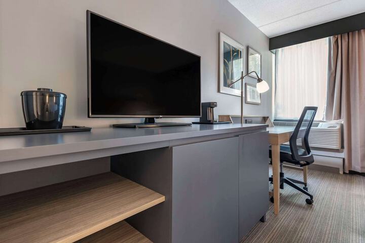 Comfort Inn & Suites Liverpool - Syracuse North