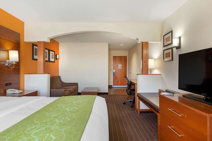 Room 15 of 48