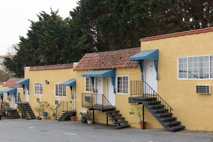 Alpine Inn & Suites