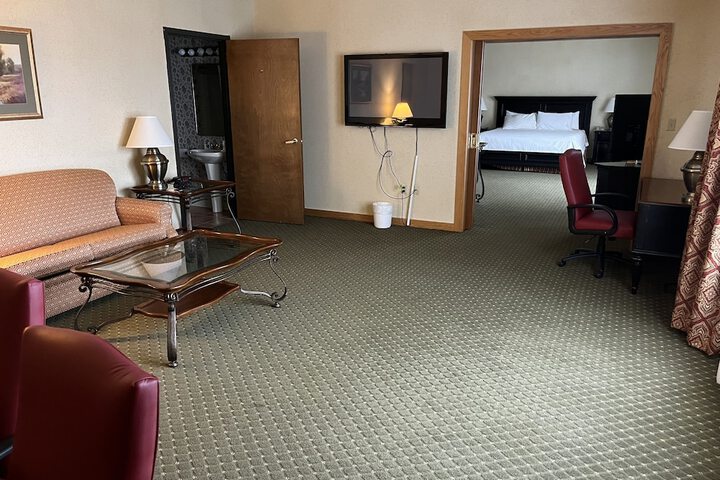 Days Inn & Suites by Wyndham Sutton Flatwoods