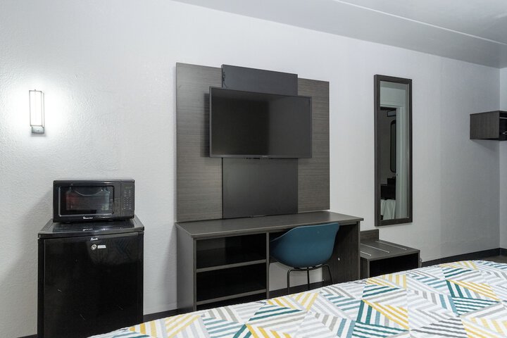 Room 10 of 15