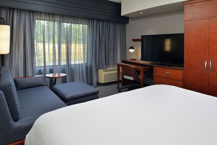 Courtyard by Marriott Harrisburg Hershey