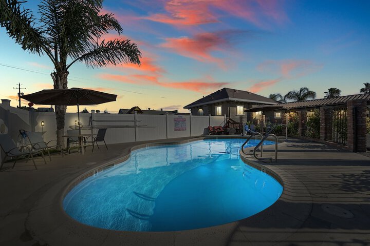 Travelers Inn