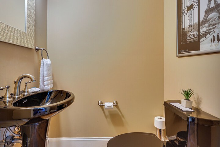 Warwick Vacation Rental w / Private Yard & Fire Pit