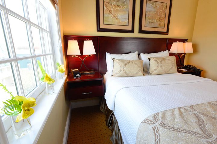 Room 33 of 38