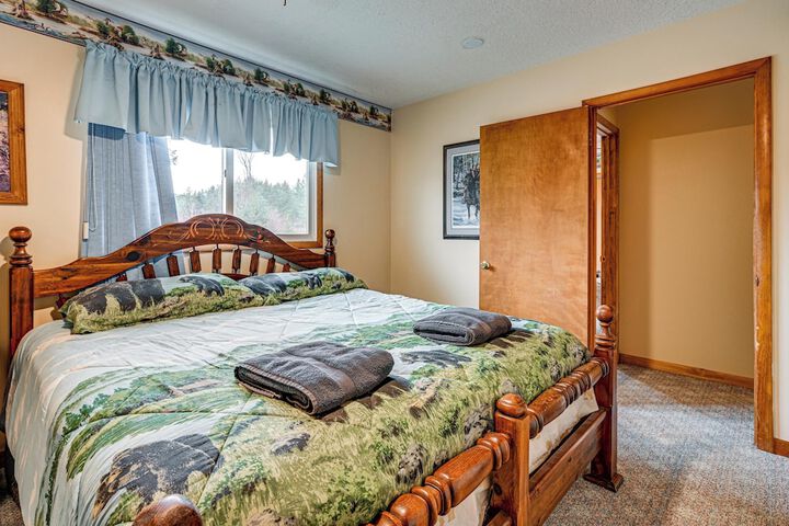 Cozy Cass City Retreat w / Spacious Deck!
