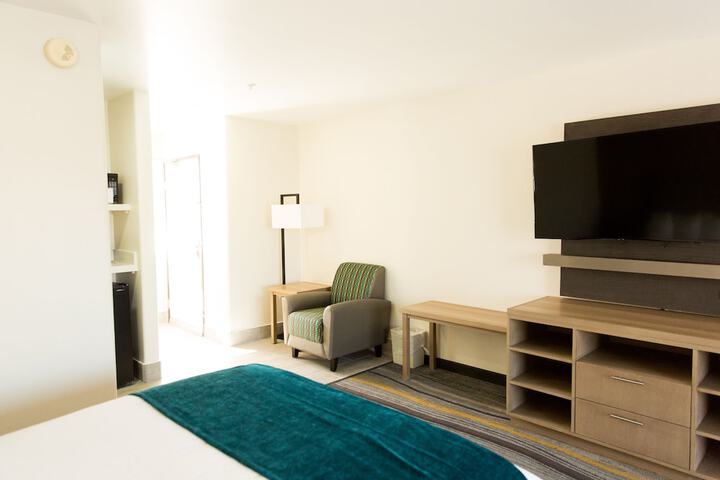 Room 37 of 64