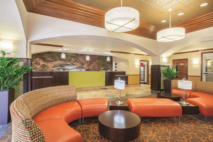 Hotel Interior 10 of 39