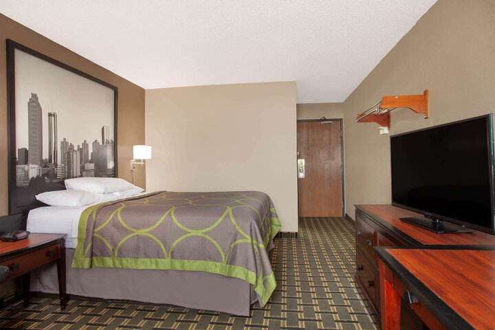 Room 14 of 21