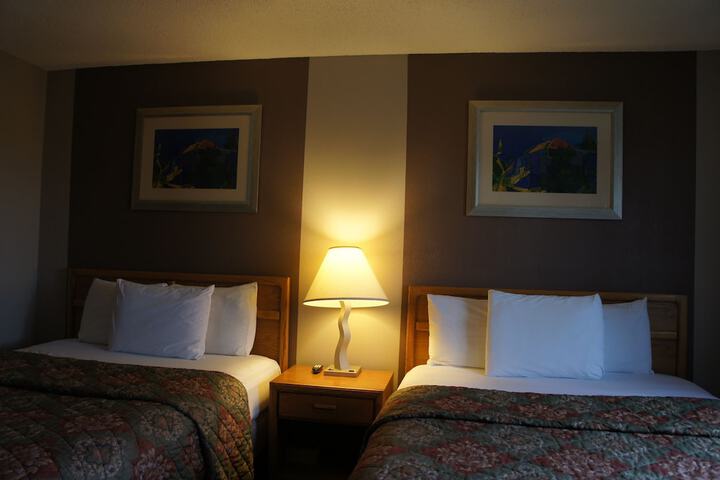 Room 50 of 63