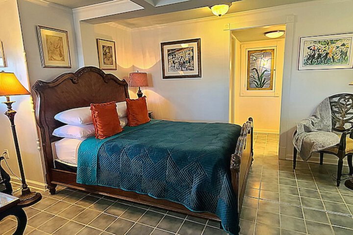 Room 34 of 90