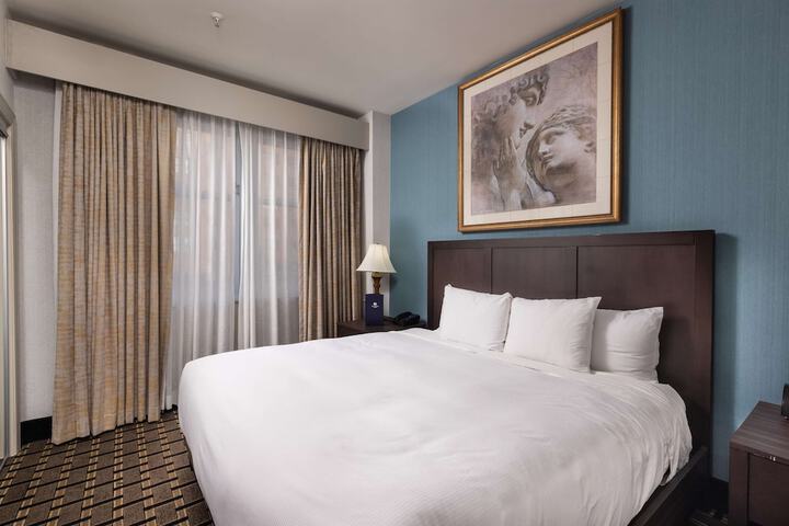Room 28 of 85