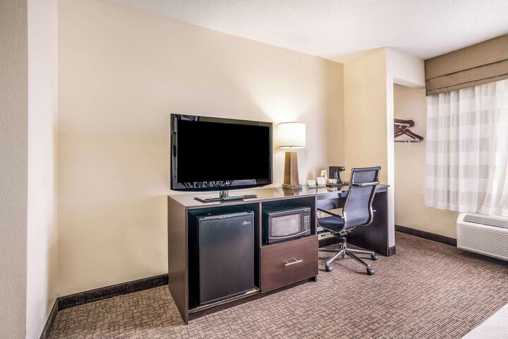 Sleep Inn & Suites Jacksonville near Camp Lejeune