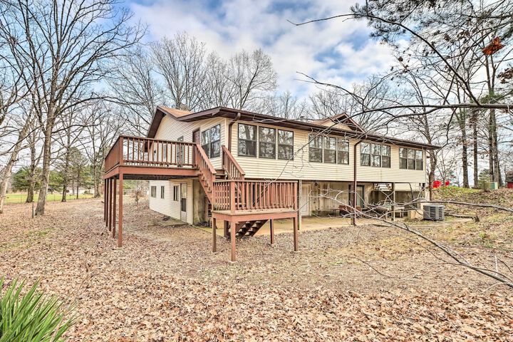 40-acre Poplar Bluff Nature Lovers Paradise!