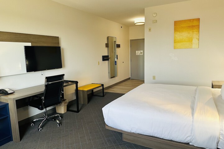 Room 35 of 52
