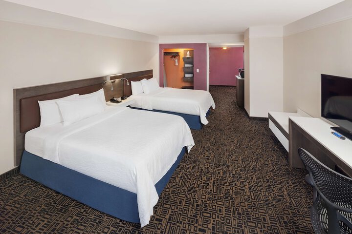 Room 6 of 26