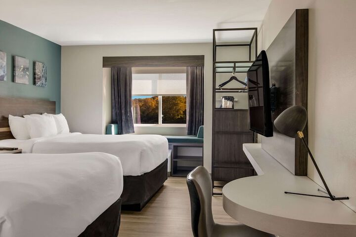 Room 21 of 40