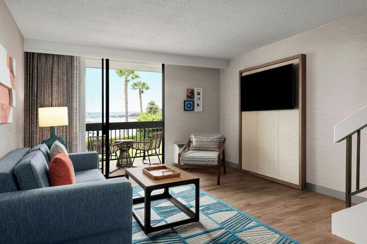 Room 71 of 215