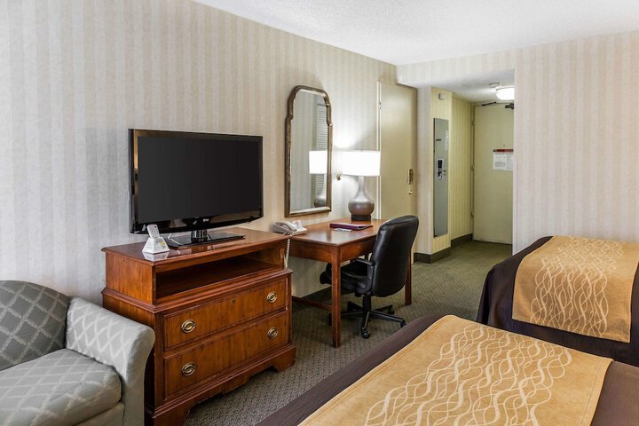 Room 25 of 42