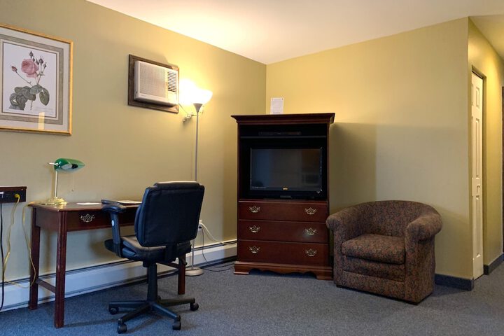 Room 12 of 42