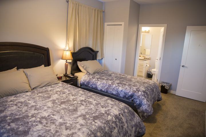 Room 30 of 34