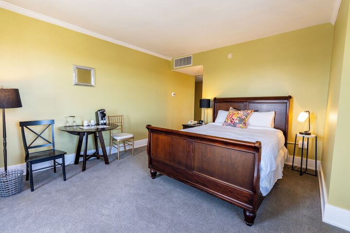 Room 47 of 62