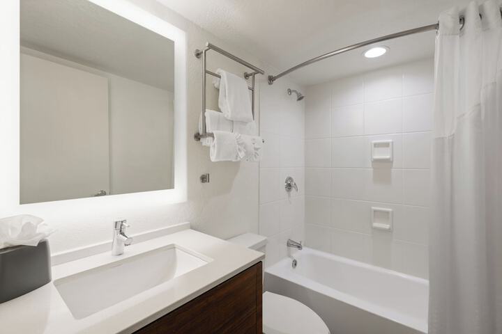 Holiday Inn Miami - International Airport by IHG