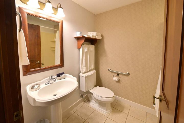 Carlisle Inn Sugarcreek