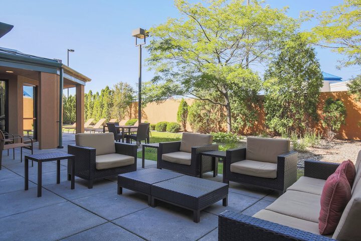 Courtyard Flint by Marriott
