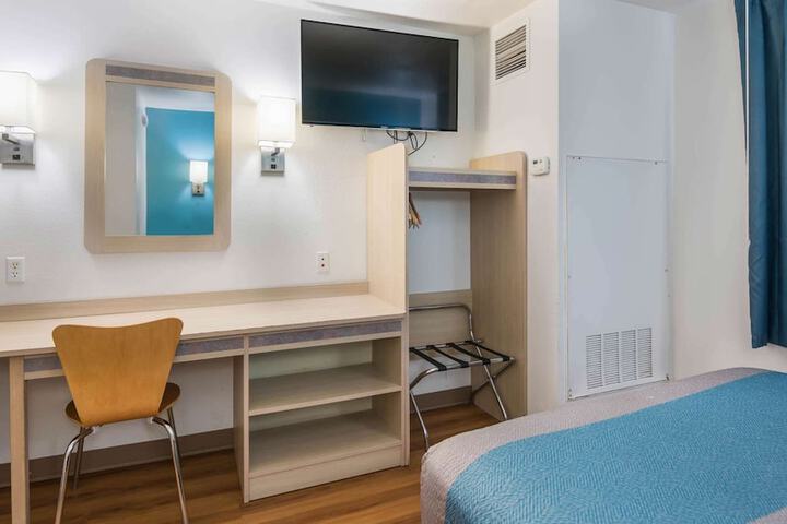 Room 22 of 35