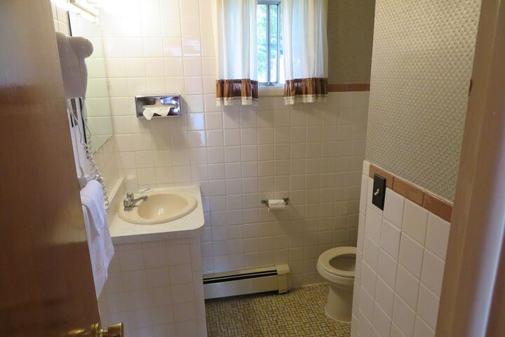 Room 92 of 107