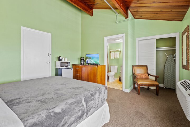 Room 51 of 70