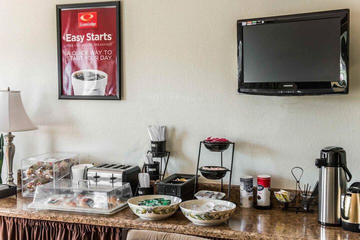 Breakfast/Coffee Service 51 of 76