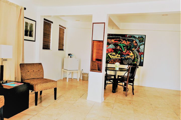 Room 28 of 86