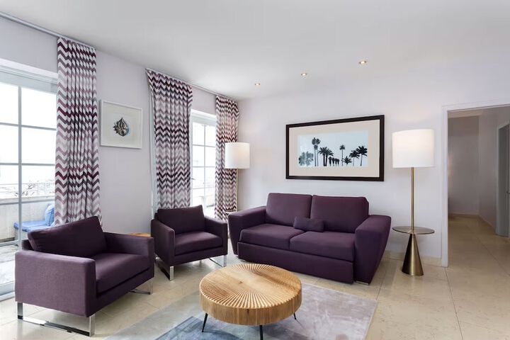 Room 21 of 32