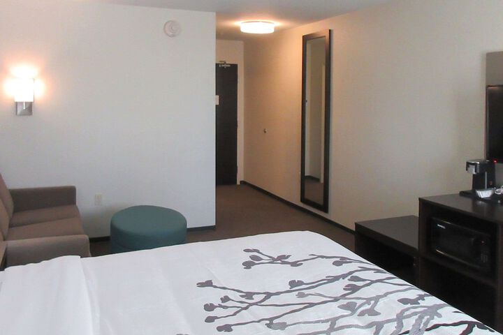 Room 14 of 25