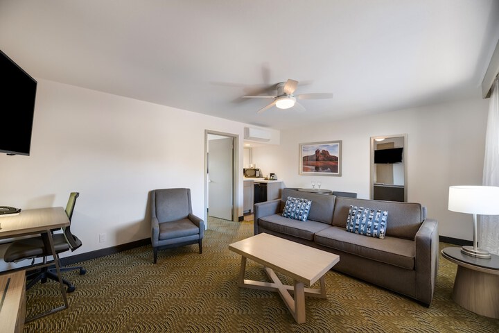 Room 35 of 72