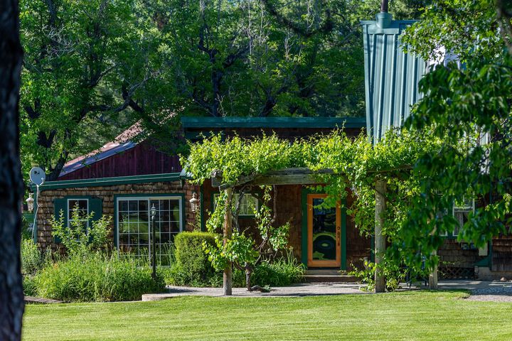 The Davies Family Inn